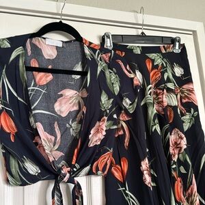 Vibrant floral two piece set from isalis